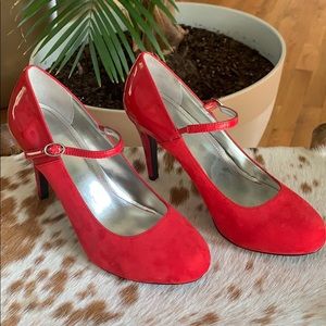 NWOT The Perfect Pair of Red Heels / Style Co